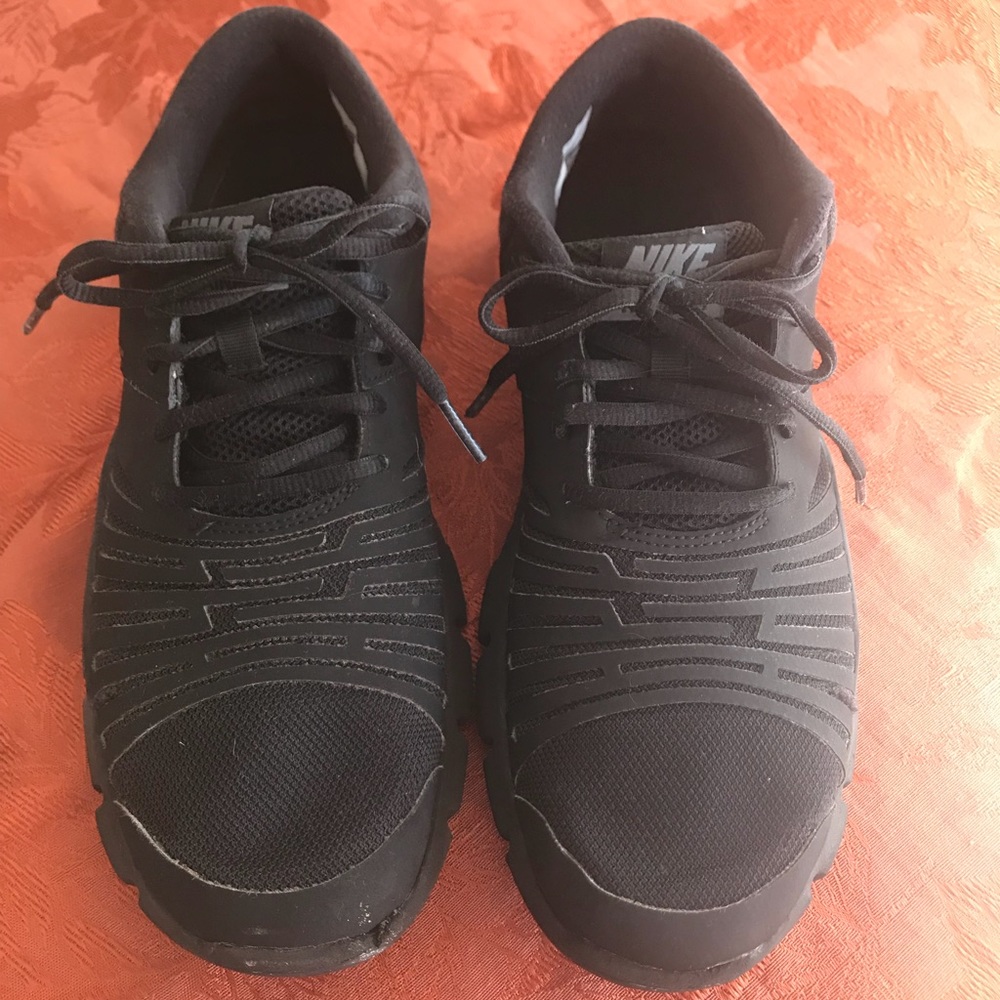 Nike Tennis Shoes